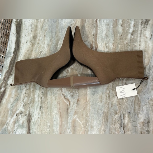 NWT Women’s ZARA Beige Fabric Geometric heeled ankle boot- Size 37 - Picture 9 of 10